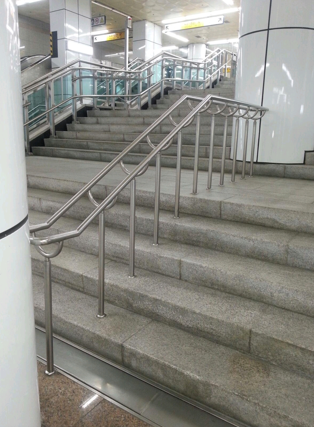 1970210086_53brkJ6t_5b1dc3147b1b107ed22951aa1976a3e8e9e0045e.jpg 이미지크게보기